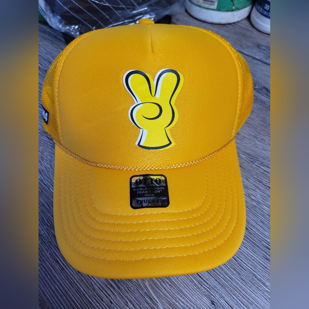 NWT BTS x Despicable Me Collab Peace Sign‎ Yellow Trucker Hat Adjustable …